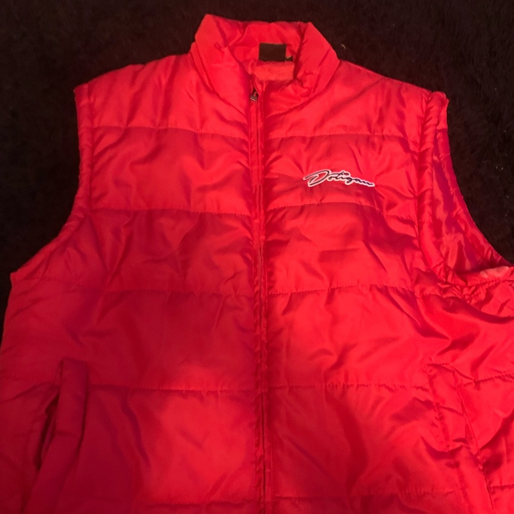 New never worn,good quality,fits good,amazing to wear